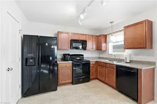 2750 Buckhorn Dr, Randleman, NC 27317 - Photo 9