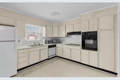 3011 Royalton Drive, Greensboro, NC 27406 - Photo 7