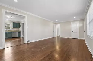 2221 Oak Hill Dr, Greensboro, NC 27408 - Photo 9