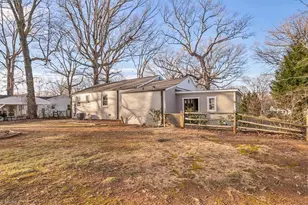 2221 Oak Hill Dr, Greensboro, NC 27408 - Photo 43