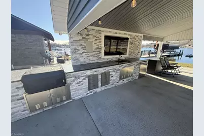 384 Lake Shore Avenue, Lexington, NC 27292 - Photo 9