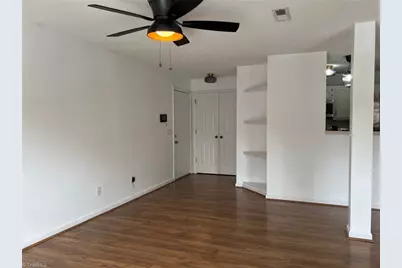 6704 W Friendly Avenue #4E, Greensboro, NC 27410 - Photo 7