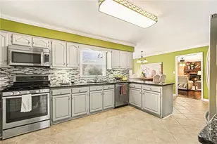 3908 Sandlewood Rd, High Point, NC 27265 - Photo 9