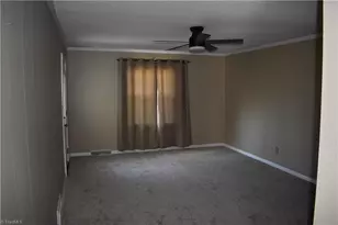 1115 E Willowbrook Dr, Burlington, NC 27215 - Photo 25