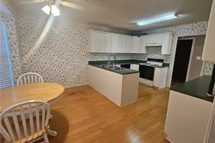 117 Village Dr, Jamestown, NC 27282 - Photo 9