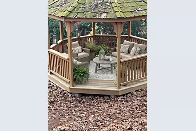 2005 Queens Court, Greensboro, NC 27408 - Photo 13