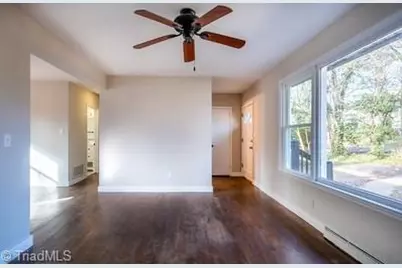 2005 Queens Court, Greensboro, NC 27408 - Photo 21