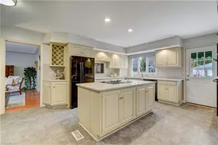 1106 Hobbs Rd, Greensboro, NC 27410 - Photo 15