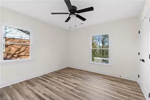 1009 Benjamin Pkwy, Greensboro, NC 27408 - Photo 27