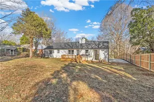 1009 Benjamin Pkwy, Greensboro, NC 27408 - Photo 27