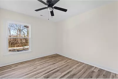 1009 Benjamin Parkway, Greensboro, NC 27408 - Photo 17