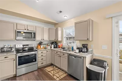 1623 Faircrest Lane, Greensboro, NC 27406 - Photo 11