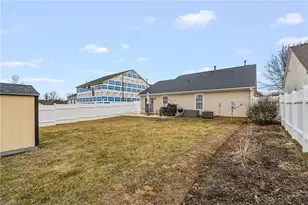 1623 Faircrest Ln, Greensboro, NC 27406 - Photo 21