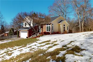 713 Old Barn Cir, Pilot Mountain, NC 27041 - Photo 3