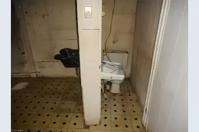 704 Roach Street, Reidsville, NC 27320 - Photo 11