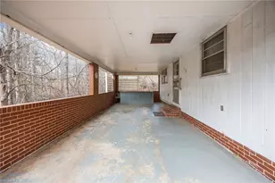 806 7th Ave, Mayodan, NC 27027 - Photo 33