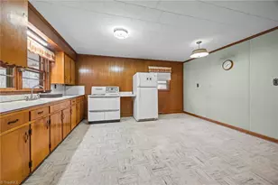 806 7th Ave, Mayodan, NC 27027 - Photo 9