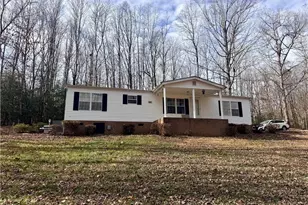 196 Guilford Rd, Harmony, NC 28634 - Photo 5