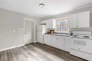 2307 Kersey St, Greensboro, NC 27406 - Photo 9