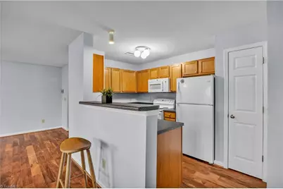 6702 W Friendly Avenue #3C, Greensboro, NC 27410 - Photo 9