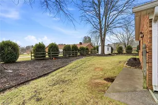 316 Derby St, Kernersville, NC 27284 - Photo 37