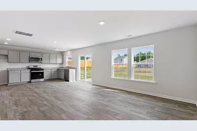 106 Beechwood Circle, Thomasville, NC 27360 - Photo 5