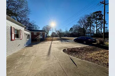 1802 W Friendly Avenue, Greensboro, NC 27403 - Photo 3