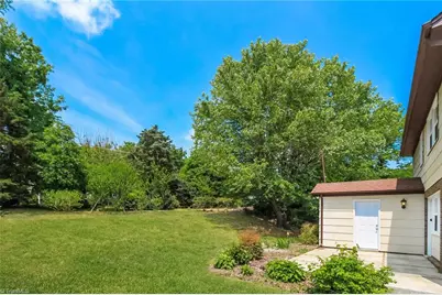 999 Nottingham Road, High Point, NC 27262 - Photo 15