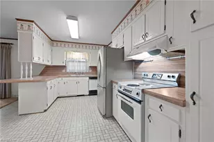 304 Irving Park Dr, Kernersville, NC 27284 - Photo 11