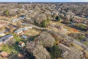 304 Irving Park Dr, Kernersville, NC 27284 - Photo 37