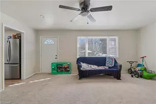 922 Llano Pl, Greensboro, NC 27401 - Photo 9