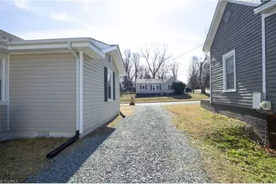 804 Harris Street, Burlington, NC 27217 - Photo 3