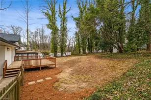 1113 Rustic Rd, Greensboro, NC 27410 - Photo 9