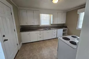 309 Taylor St, Mount Airy, NC 27030 - Photo 7