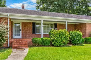 300 E Lee Ave, Yadkinville, NC 27055 - Photo 3