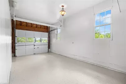 300 E Lee Avenue, Yadkinville, NC 27055 - Photo 33