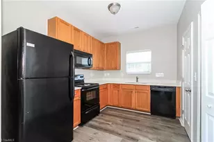 2104 Lauren Woods Dr, Winston-Salem, NC 27127 - Photo 5