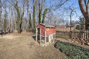 2201 Hunters Ridge Dr, Pleasant Garden, NC 27313 - Photo 11