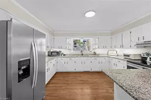 612 Reeder Rd, Seagrove, NC 27341 - Photo 5