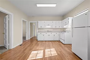 624 Delaware Ave, Burlington, NC 27217 - Photo 11