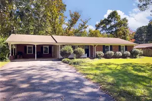 3015 Wonderwood Dr, Winston-Salem, NC 27103 - Photo 1