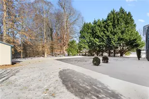 4221 Clovelly Dr, Greensboro, NC 27406 - Photo 37