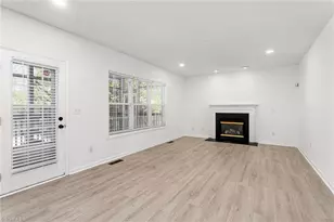 4221 Clovelly Dr, Greensboro, NC 27406 - Photo 7