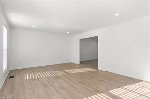 4221 Clovelly Dr, Greensboro, NC 27406 - Photo 11