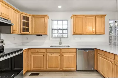 4221 Clovelly Drive, Greensboro, NC 27406 - Photo 5