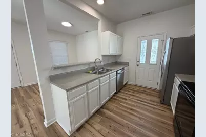 815 Green Oaks Street, Greensboro, NC 27401 - Photo 5