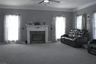 2202 McLaughlin Dr, Greensboro, NC 27406 - Photo 11