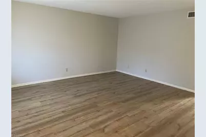 3824 Country Club Road #E, Winston-Salem, NC 27104 - Photo 7