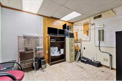 608 Summit Avenue, Greensboro, NC 27405 - Photo 29