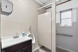 608 Summit Ave, Greensboro, NC 27405 - Photo 11